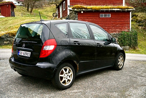 Mercedes-Benz A150 3 of 5