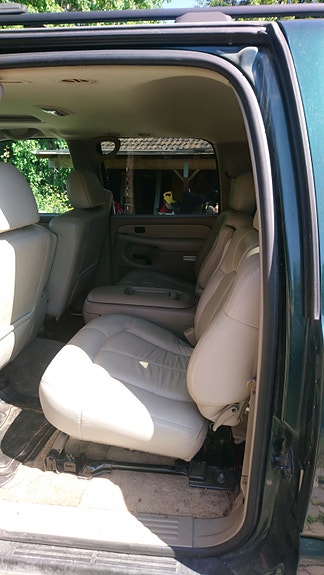 Chevrolet Suburban 8 of 16