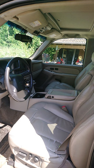 Chevrolet Suburban 16 of 16