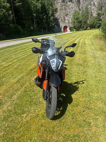 KTM 790 Adventure 3 of 5