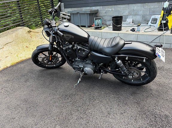 Harley-Davidson XL 883N Iron 22 of 30