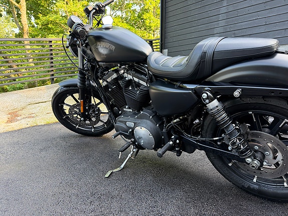 Harley-Davidson XL 883N Iron 15 of 30