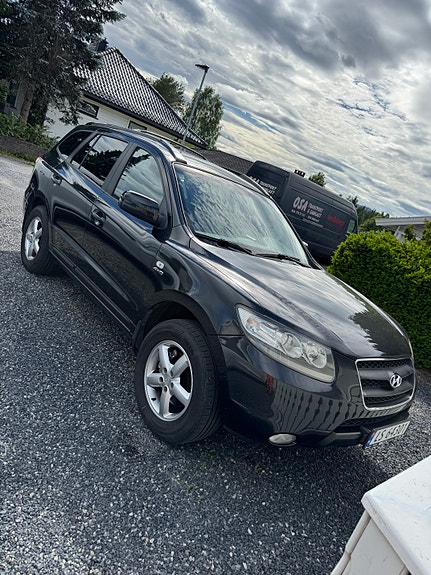 Hyundai Santa Fe 2 of 5