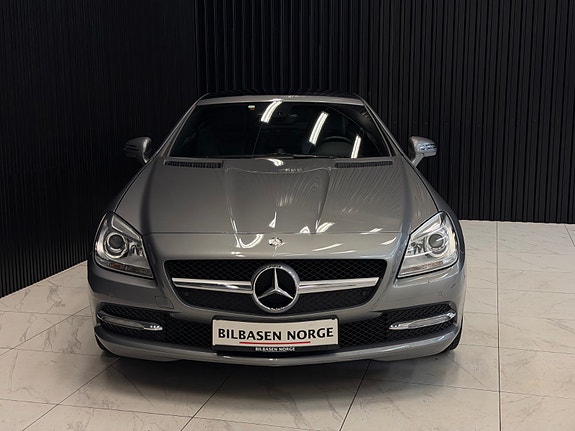 Mercedes-Benz SLK200 2 of 5