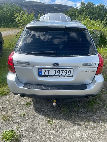 Subaru Legacy 2 of 5
