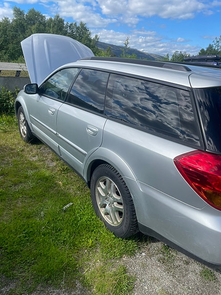Subaru Legacy 3 of 5