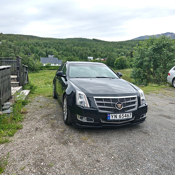 Cadillac CTS 2 of 5