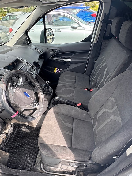 Ford Transit Connect 9 of 12