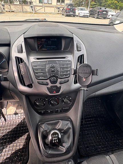 Ford Transit Connect 10 of 12