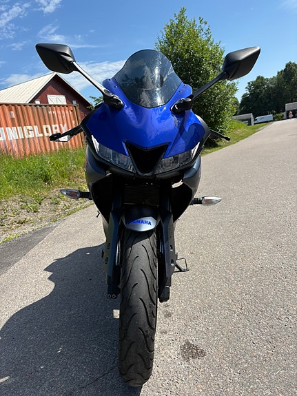 Yamaha YZF-R 125 3 of 5