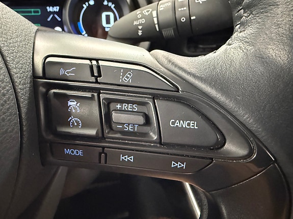 Toyota Yaris 13 of 30
