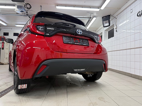 Toyota Yaris 6 of 30