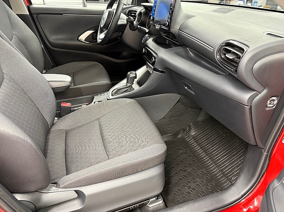 Toyota Yaris 21 of 30