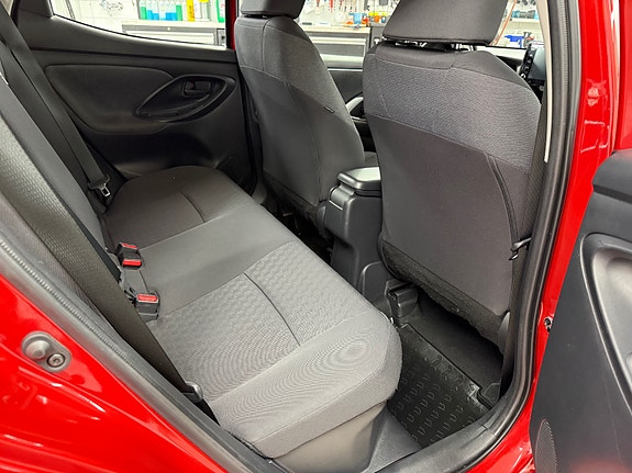 Toyota Yaris 25 of 30