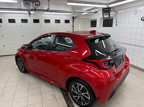 Toyota Yaris 3 of 30