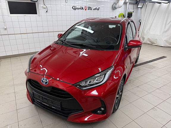 Toyota Yaris 7 of 30