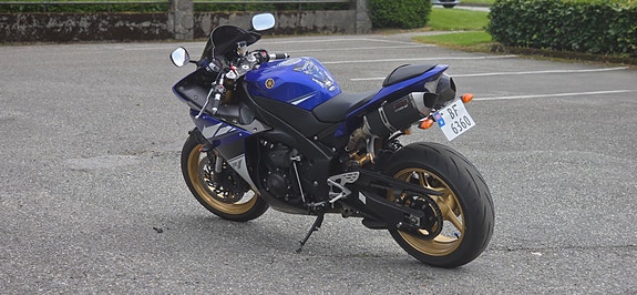 Yamaha YZF-R1 Big Bang 4 of 15