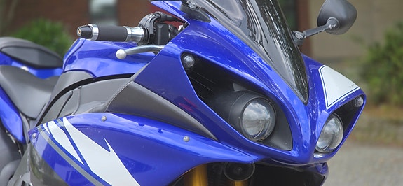 Yamaha YZF-R1 Big Bang 10 of 15