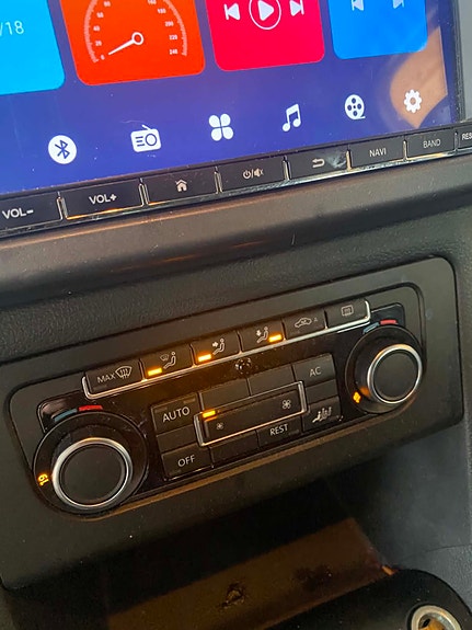 Volkswagen Amarok 4 of 5