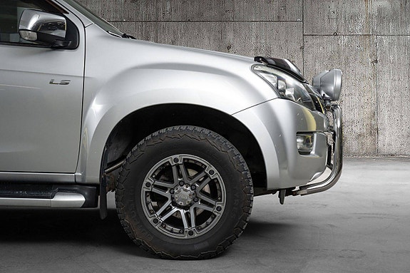 Isuzu D-max 9 of 30