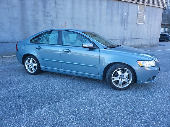 Volvo S40 3 of 5