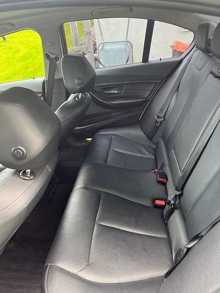 BMW 320d 20 of 22