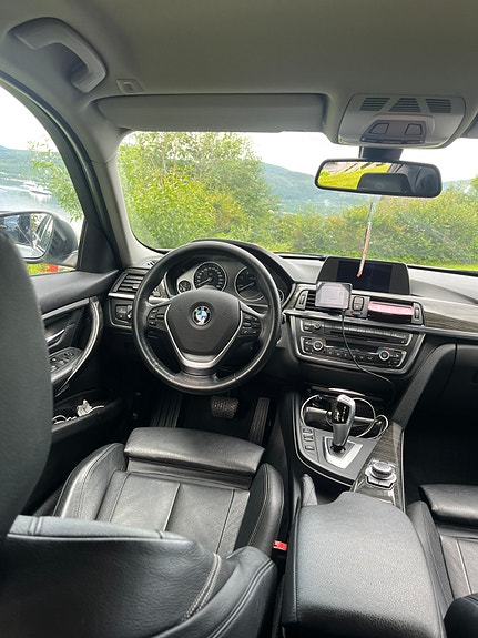 BMW 320d 18 of 22