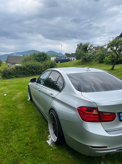 BMW 320d 5 of 22