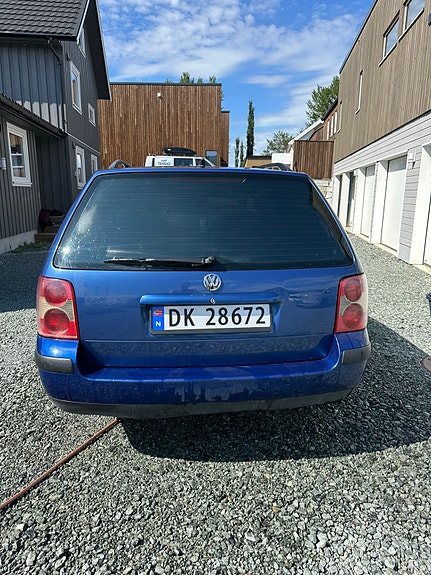 Volkswagen Passat 3 of 5