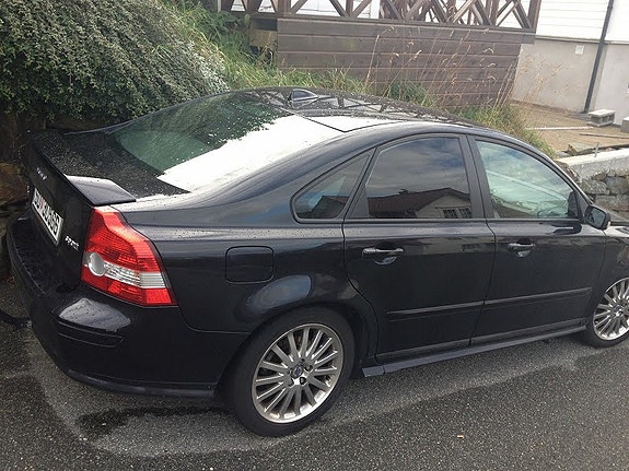 Volvo S40 2 of 5