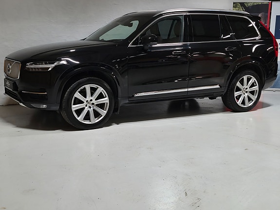 Volvo XC90 3 of 5