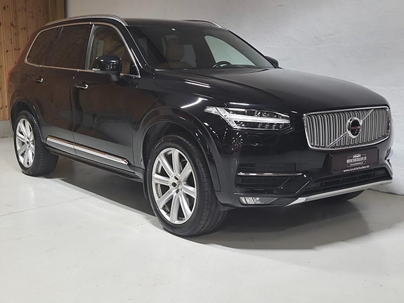 Volvo XC90 2 of 5