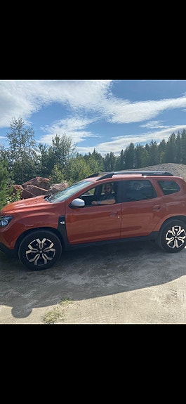Dacia Duster 2 of 2