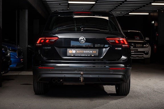 Volkswagen Tiguan 4 of 5