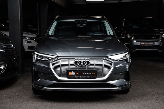 Audi e-tron Sportback 2 of 5