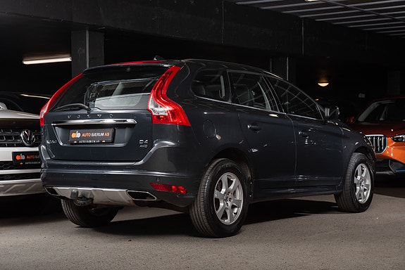 Volvo XC60 2 of 5
