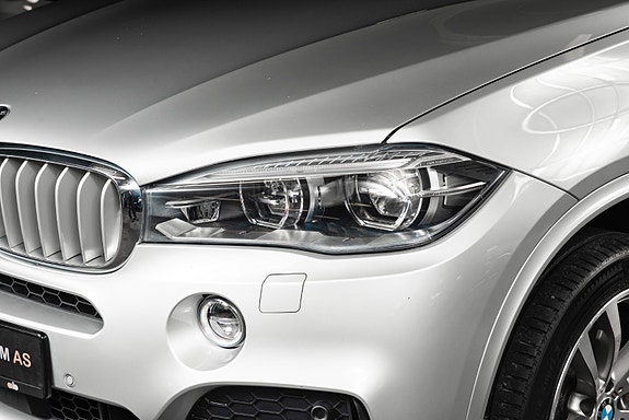 BMW X5 2 of 5