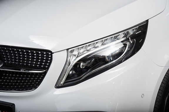 Mercedes-Benz V300 d 5 of 5