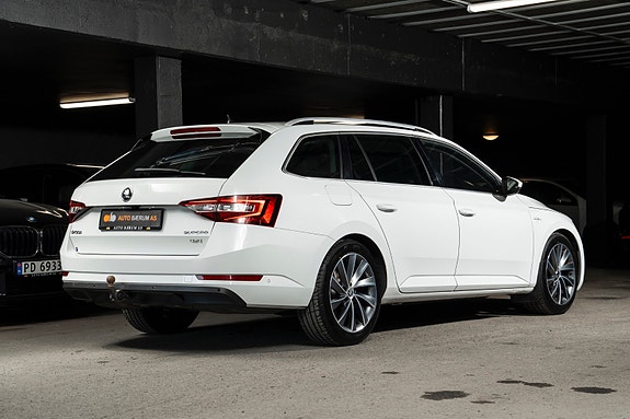 Skoda Superb 2 of 5