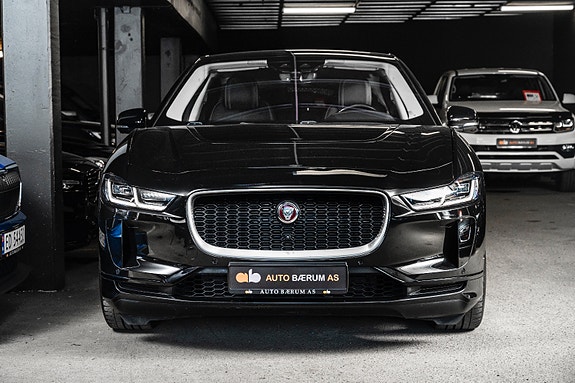 Jaguar I-PACE 3 of 5