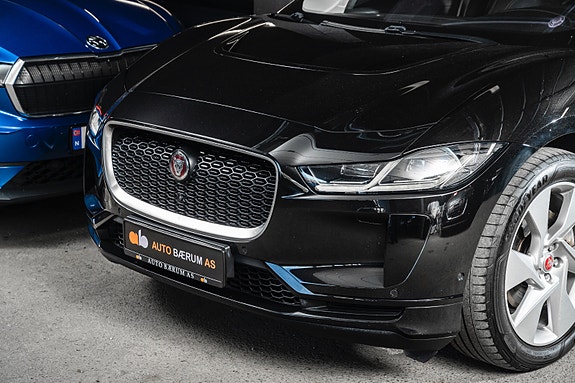 Jaguar I-PACE 2 of 5