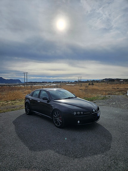 Alfa Romeo 159 2 of 5