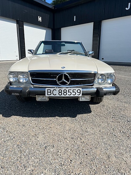 Mercedes-Benz 380 Sl 1982 photo 2