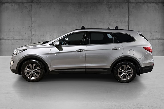 Hyundai Grand Santa Fe 4 of 5