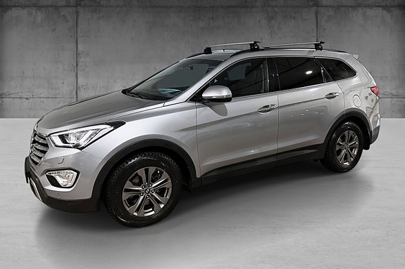 Hyundai Grand Santa Fe 3 of 5