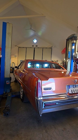 Cadillac Deville 12 of 14