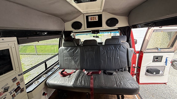 Chevrolet Van 4 of 5