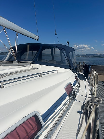 Bavaria 42 C 2004 mod 4 of 5