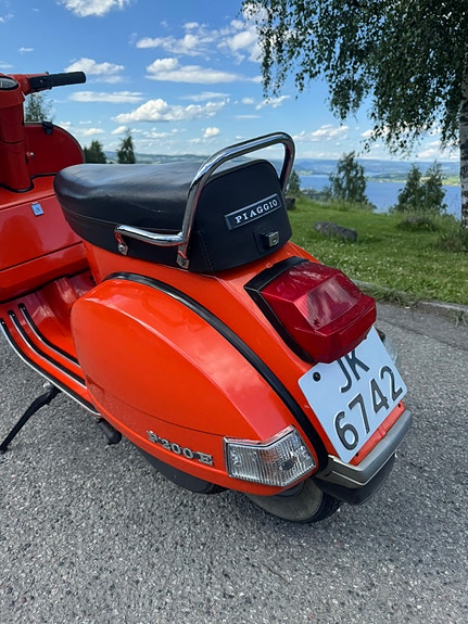 Vespa P200E 5 of 5