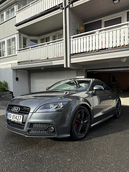 Audi TT 2 of 5